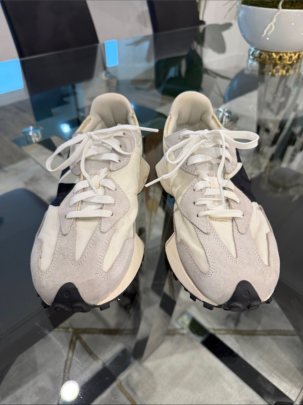 New Balance 327 sneakers